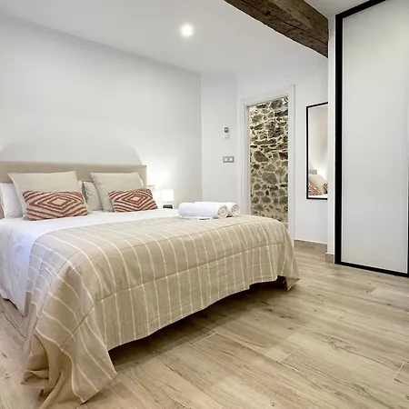 El Patio De Vespasiano - En El Puerto Frente A La Iglesia De Santa Maria *