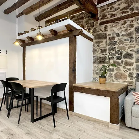 El Patio De Vespasiano - En El Puerto Frente A La Iglesia De Santa Maria *