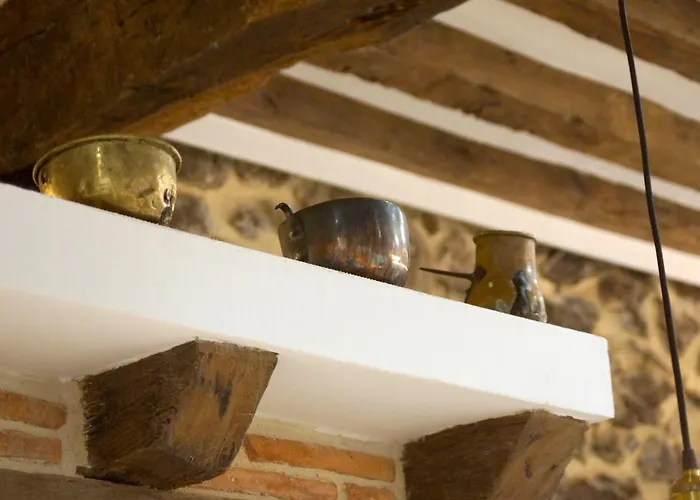 El Patio De Vespasiano - En El Puerto Frente A La Iglesia De Santa Maria * Castro Urdiales