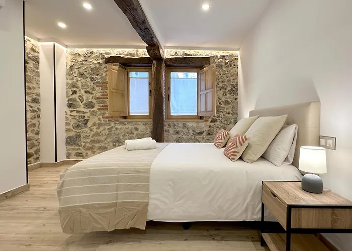 El Patio De Vespasiano - En El Puerto Frente A La Iglesia De Santa Maria *