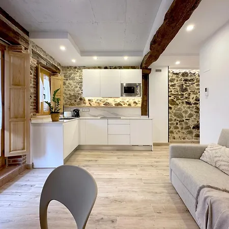 El Patio De Vespasiano - En El Puerto Frente A La Iglesia De Santa Maria