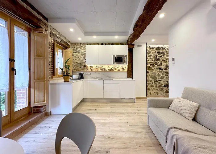 El Patio De Vespasiano - En El Puerto Frente A La Iglesia De Santa Maria