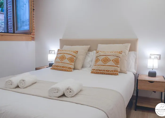 El Patio De Vespasiano - En El Puerto Frente A La Iglesia De Santa Maria